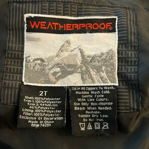 Weatherproof. Snowsuit. Size 2T. Easy on and off. - Picture 11 of 11